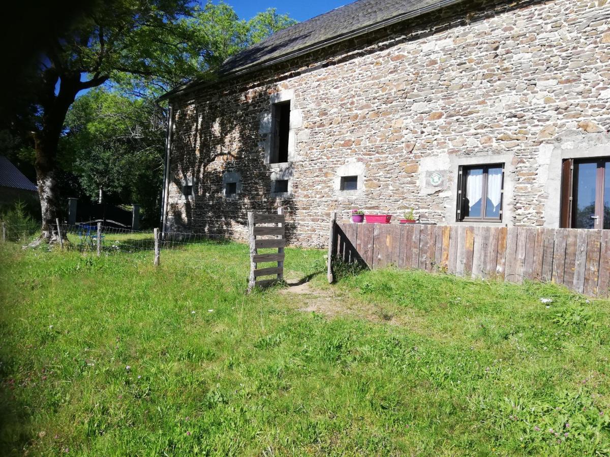 Gite Les Chaumeix Prondines Exterior foto